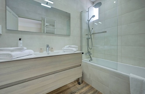 Carpentras Hotel | Urban Style Blason du Ventoux