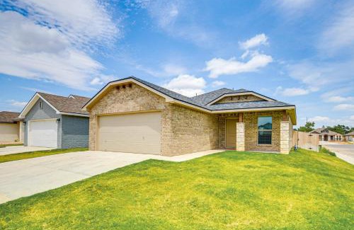 Lubbock House | Urbana Cabana Modern Home 8 Mi to Texas Tech!