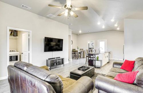 Lubbock House | Urbana Cabana Modern Home 8 Mi to Texas Tech!