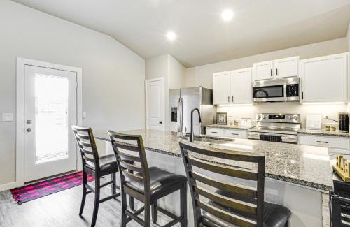 Lubbock House | Urbana Cabana Modern Home 8 Mi to Texas Tech!