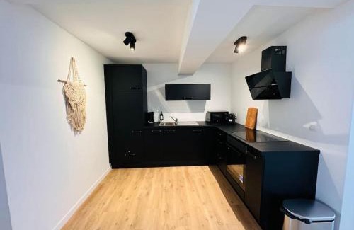 Saint-Laurent Apartment | Urbanchic Appartement Evasion 3D