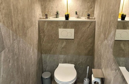 Rogier Apartment | UrbanStay Suites - New and modern Emile Jacqmain Downtown Suite
