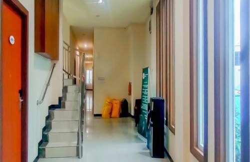 Samarinda Hotel | Urbanview Anelia Guest House Syariah Samarinda