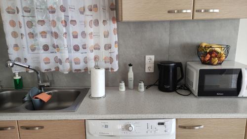 Spata-Artemida Apartment | Urbi Garden