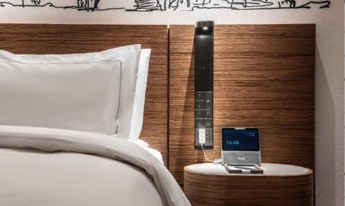 Futian Hotel | UrCove By Hyatt ShenZhen Futian Port毗邻中洲湾C Future City 福田口岸 尊享免费迷你吧