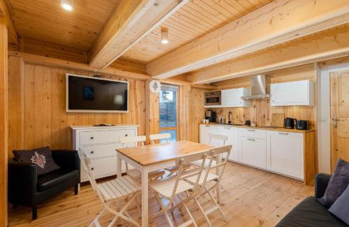 Zator Apartment | UROCZY ZAKĄTEK - Apartamenty z własnymi tarasami i grillem w centrum Zatora, blisko Energylandii