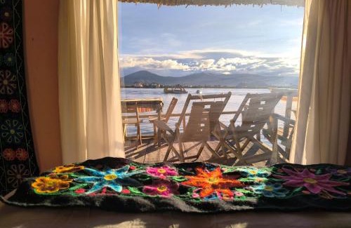 Puno House | Uros Quechua`s Lodge Titicaca