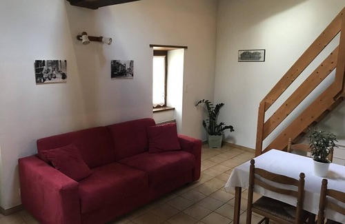 Behobie Apartment | URRUGNE, studio + mezzanine in a typical house