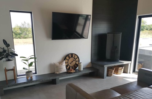 Custer House | US Senior Open-ready. Large capacity with heated pool & hot tub.