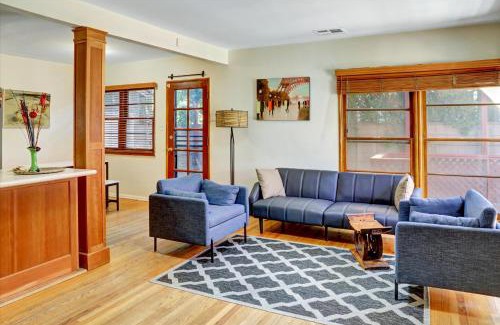 Sherman Oaks House | Entire House,Convinient location in Los Angeles , near Universal, Hollywood, Pets Friendly, Free WIFI
