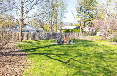Harbert House | Charming 2-bdrm house with WiFi, outdoor living space , stunning nearby beaches