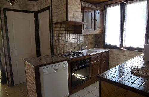Usson House | Usson, quiet quiet village, for rent comfortable house, superb view.