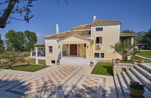 Acharavi House | Utopia Beachside Villa Corfu