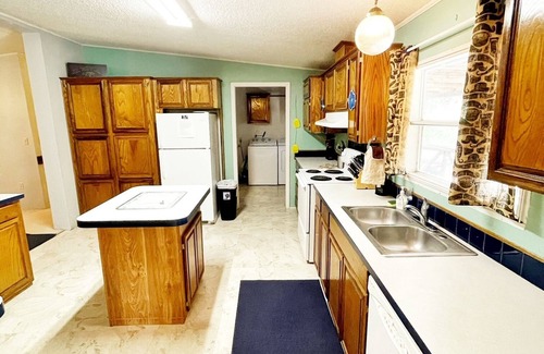 Utopia House | Utopia Springs at Lost Maples~Spring Fed Sabinal River Front - Serenity