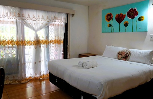 Nuku'alofa Bed & Breakfast | 'Utu'one Bed & Breakfast