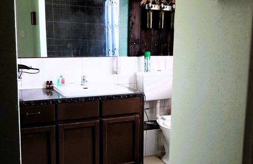 Nuku'alofa Bed & Breakfast | 'Utu'one Bed & Breakfast