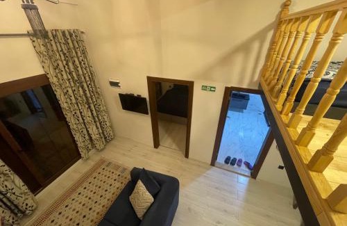Caykara Apartment | Uzungöl Nehir kenarında Doğa içinde merkezi konumda lüks BUNGALOV