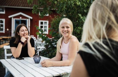 Dannas Bed & Breakfast | Våffelcafé Bed & Breakfast