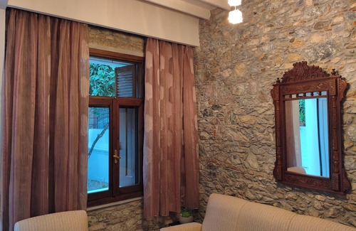 Mytilene House | V House Cozy & Quiet Escape