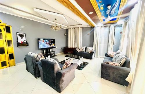 Dar es Salaam House | V & V BnB