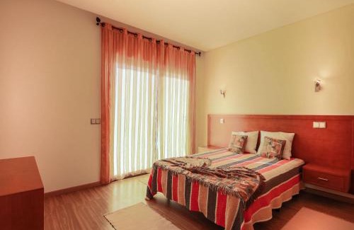 Mosqueira Villa | V4, Villa Jardins Branqueira4 near Beach, Albufeira