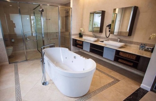 Ngu Hanh Son Villa | V8-THE MOST LUXURY-BEACHFRONT VILLA