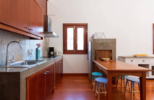 Montana la Data House | Vacation Home 'Paisajes Rurales Y Piscina Privada' with Mountain View, Wi-Fi and Air Conditioning