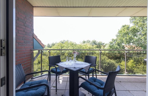 Wremen Apartment | Vacation apartment Lili Marleen 7-14, bright and with a view over the dyke.
