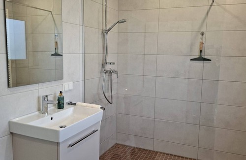 Dorsdorf Resort | Vacation also with a larger group! Two vacation homes right next to each other