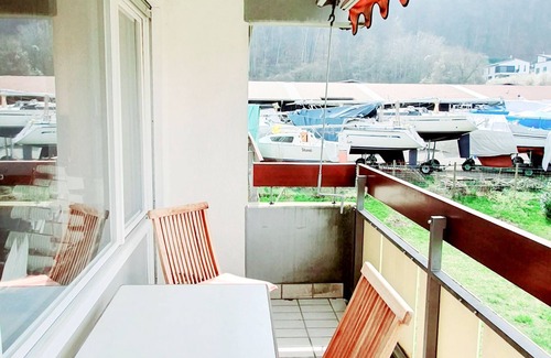 Bodman-Ludwigshafen Apartment | Vacation apartment Schlosshalde - Bodman-Ludwigshafen on Lake Constance
