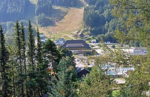 Semmering Apartment | Vacation apartment with mountain view (75sqm)