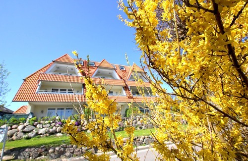 Breege Apartment | Vacation apartment near the harbor with terrace and sea view - Hafenhäuser Breege FeWo 13