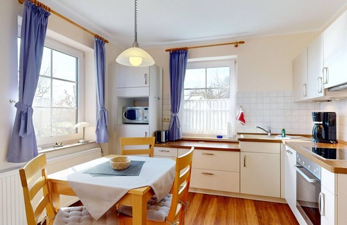 Lancken-Granitz Cottage | Vacation apartment Haus Möwe 02 in Lancken-Granitz, (ID 102) - Möwe 02