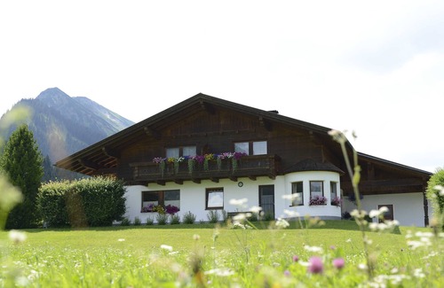 Tannheim Apartment | Vacation apartment 1 - House Zobl Irene