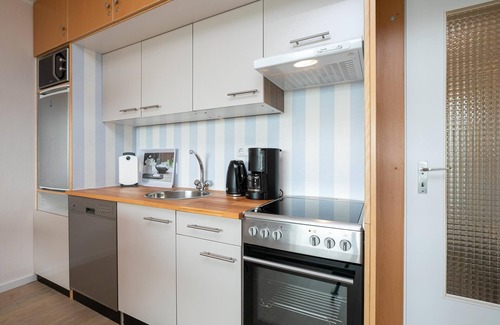 Groemitz Apartment | Vacation apartment 121 with balcony in house C at Driftberg 1