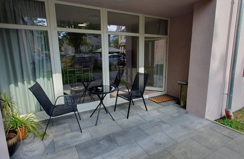 Meiningen Apartment | Vacation apartment 2 in the heart of Meiningen, with a view of the theater