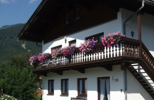 Schleching Apartment | Vacation apartment Almwiese on the first floor
