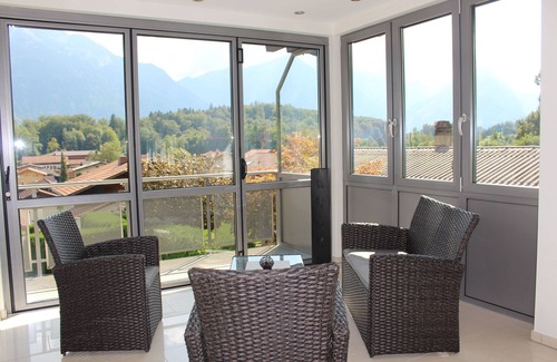 Ringgenberg Apartment | Vacation apartment with panoramic view of the mountains (2P)