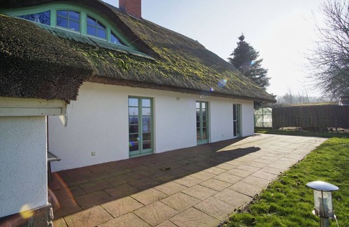 Wiek House | Vacation apartment close to the beach with sea view - Ferienhaus Strandlatscher FeWo 02 -