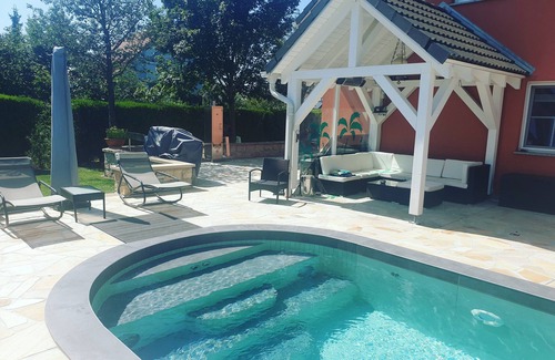 Kesselsdorf Condo | Vacation apartment with outdoor pool on the outskirts of Dresden