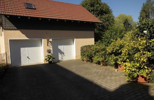 Zeyern Apartment | Vacation apartment (90sqm) with garden and pavilion
