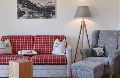 Rofleuten Apartment | Vacation apartment Edelsberg No. 1 on the first floor - Landhaus am Rosenbächle