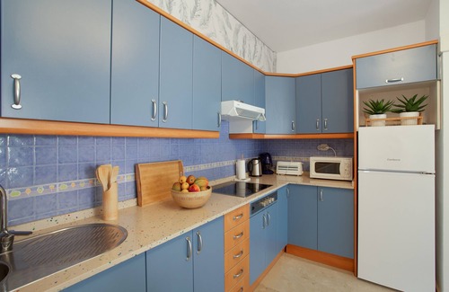 Lomo Quiebre Apartment | Vacation Apartment 'Mangueros Suite 18 Puerto de Mogán' with Mountain View and Shared Pool