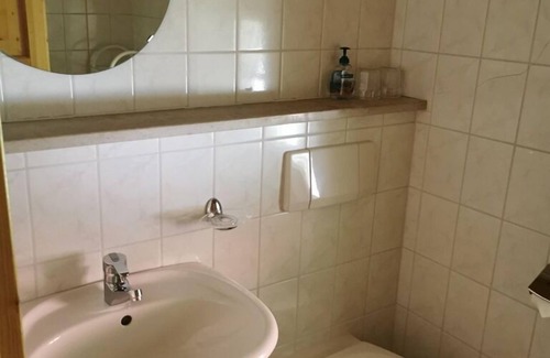 Schleching Apartment | Vacation apartment for 1-4 persons, 35 sqm, eat-in kitchen, 1 sep. Bedroom, balcony