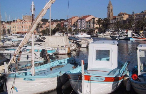 Bandol Villa | Vacation apartment in Provencal villa between stone pine trees, 350m from beach