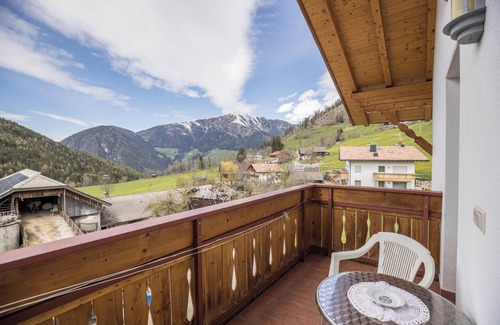 Terento Apartment | Vacation Apartment "Gitschbergblick" close to Skiing & Hiking Areas with Mountain View & Wi-Fi