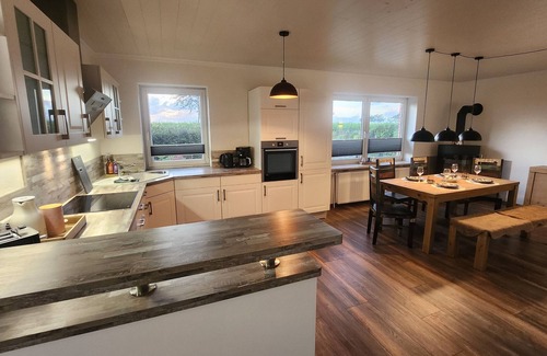Poppenbull Apartment | Vacation apartment Hol di Erholung in the countryside with large garden Pet friendly!