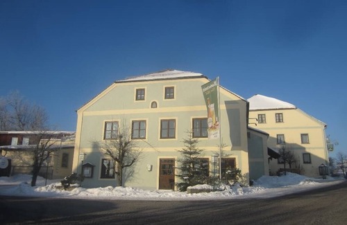Eschlkam Apartment | Vacation apartment in a brewery inn for two people in the Upper Bavarian Forest