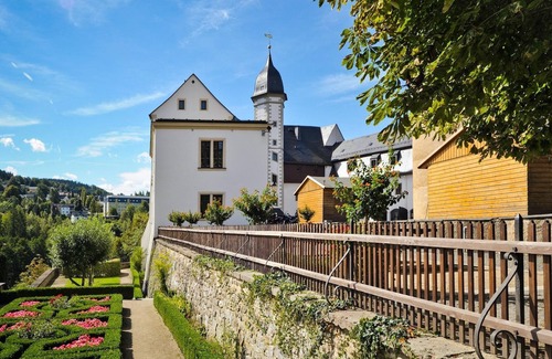 Zschopau Apartment | Vacation apartment in Zschopau town center - apartment/flat, shower, WC, quiet