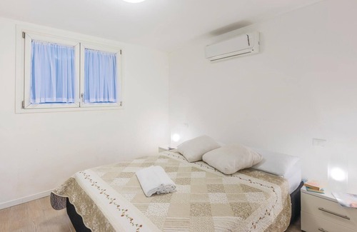 Gaino Apartment | Vacation apartment in three-family house with shared swimming pool and large garden 4 km from Toscol